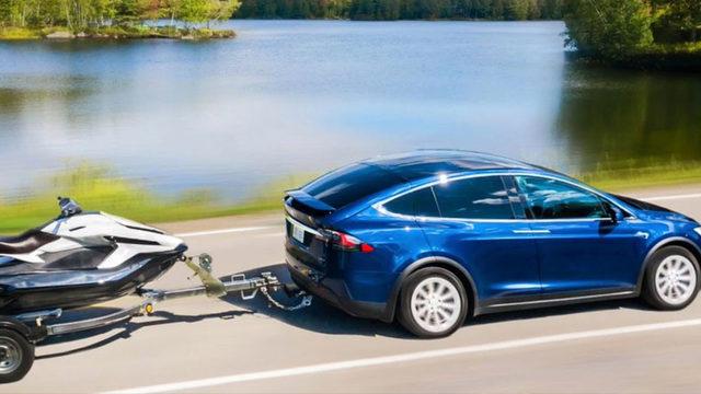 Tesla, 15.000 Model X SUV’unu Geri Çağırdı