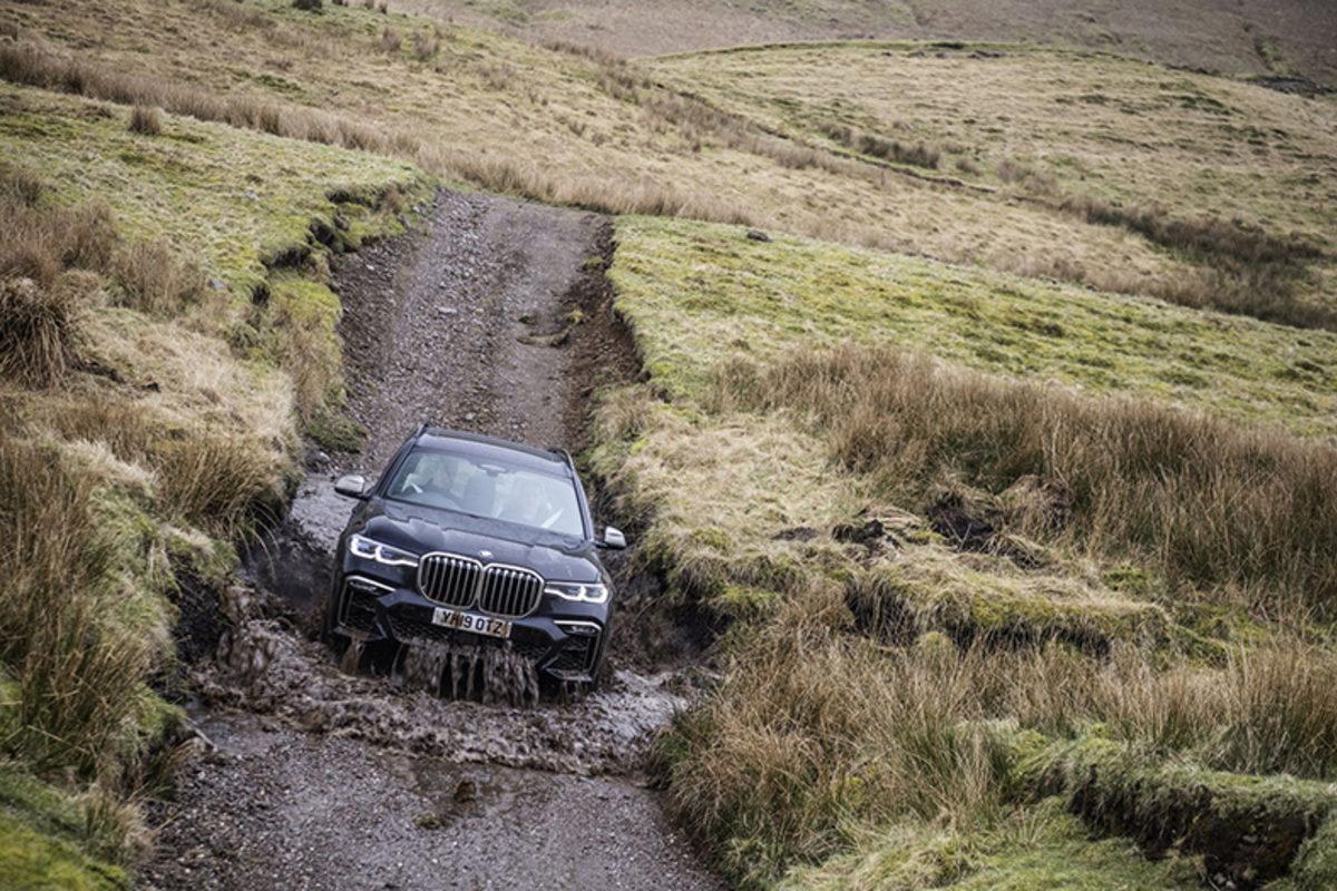 BMW’nin Yeni SUV’leri X7 Serisinin Nefes Kesen Görüntüleri