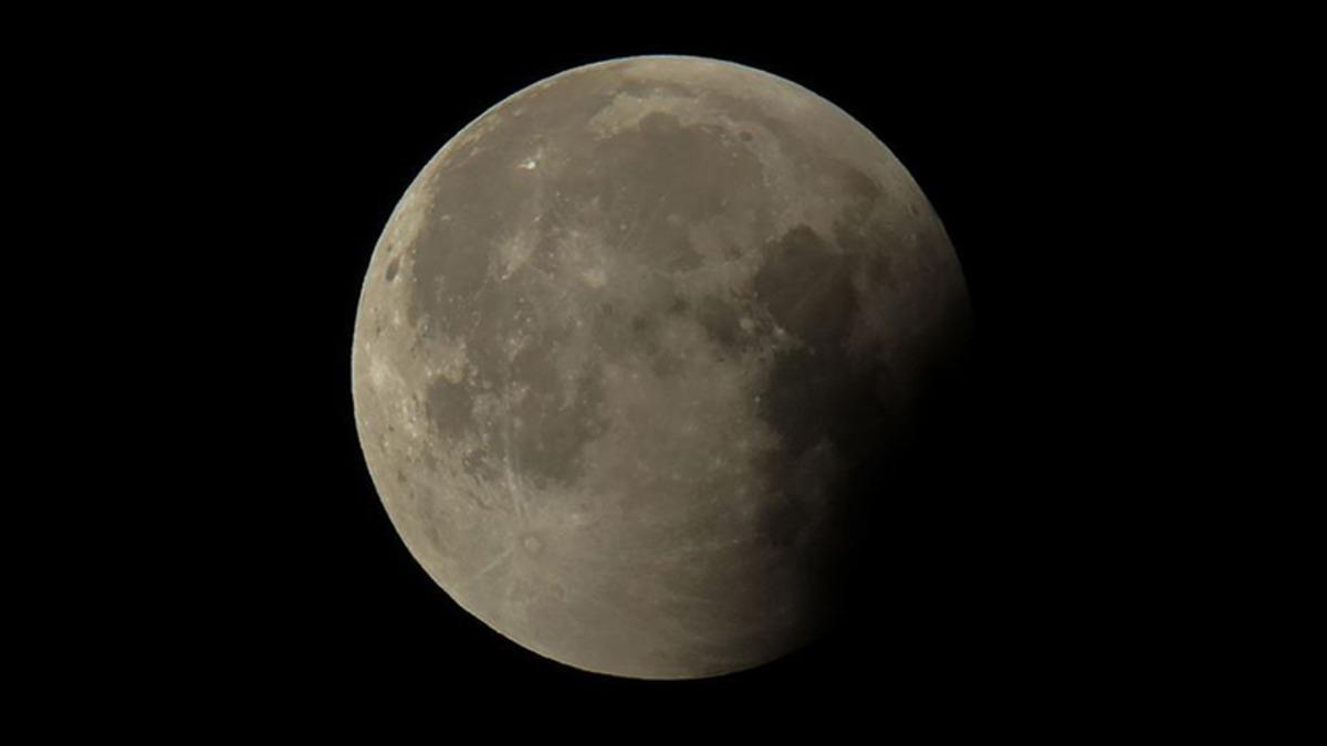 Meteor Yağmurlarının Ay’da Su Buharı Meydana Getirdiği Ortaya Çıktı