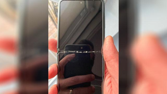 Samsung’un Korkulu Rüyası Ekran Kırılma Sorunu Bir Galaxy Z Flip’te Ortaya Çıktı