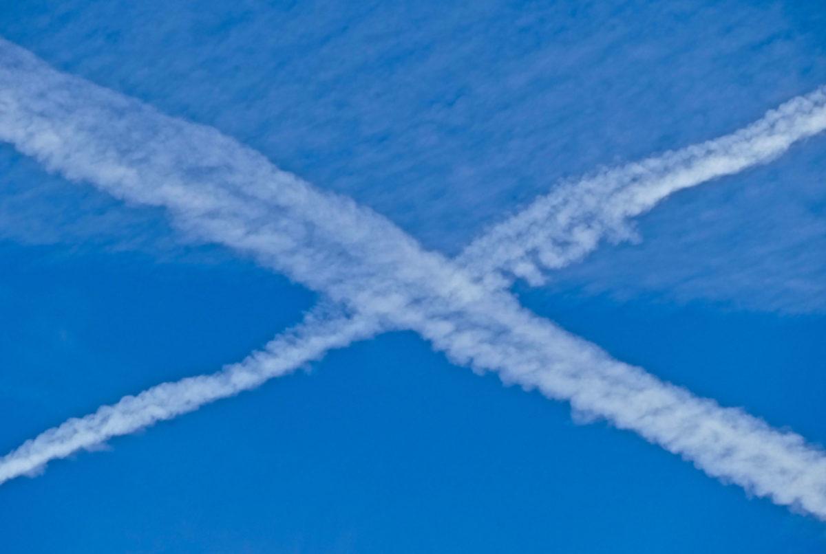 Uçakların Bıraktığı İzi Ortadan Kaldırmak, Doğayı Kurtarmaya Yardımcı Olabilir