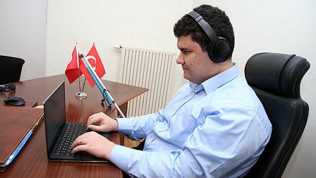 Görme Engelli Türk Mühendis, Facebook’ta İşe Başladı