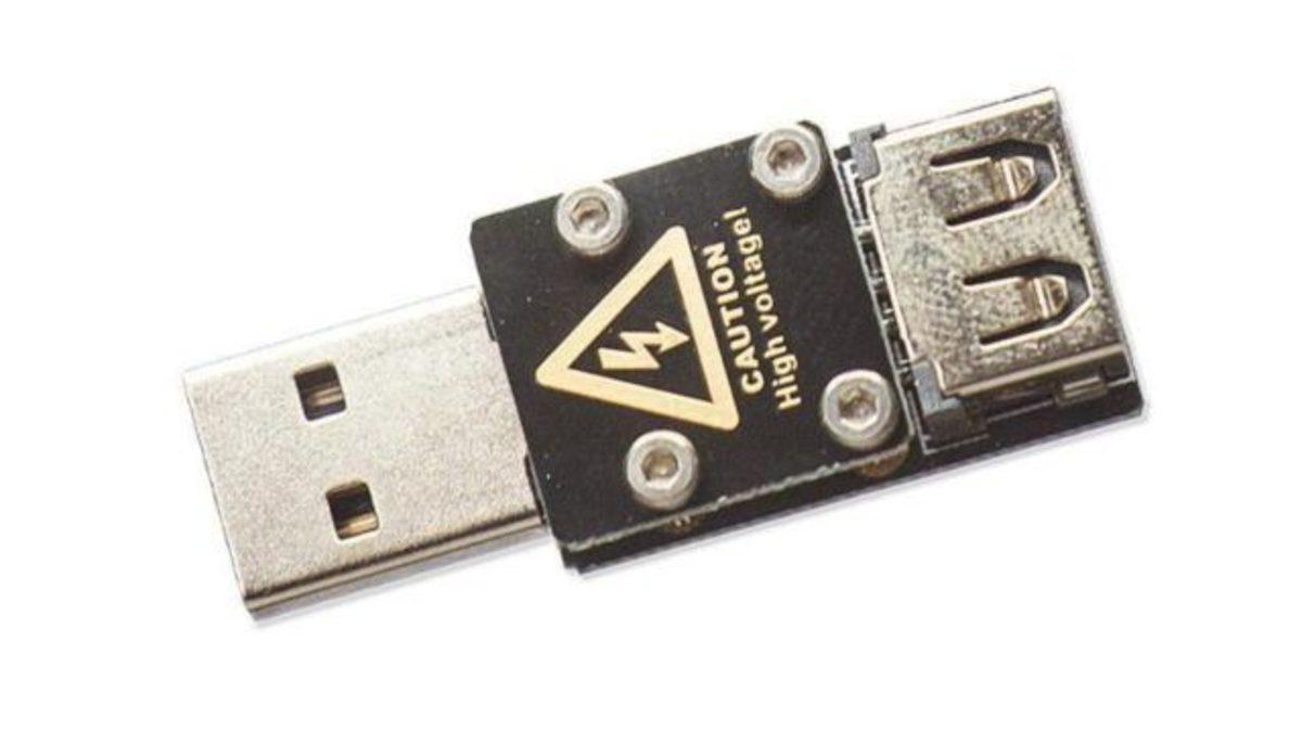 ABD’de Bir Öğrenci, Katil USB Kullanarak Okulunun Bilgisayarlarını Yaktı