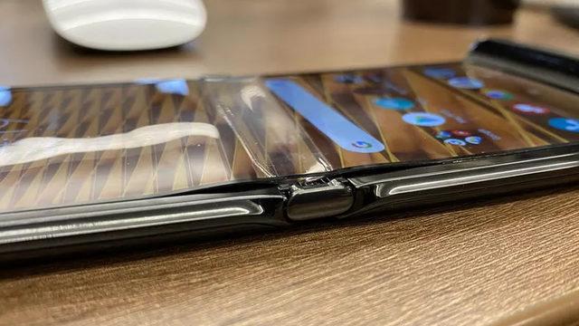 Motorola Razr’ın Katlanabilir Ekranı da Sınıfta Kaldı