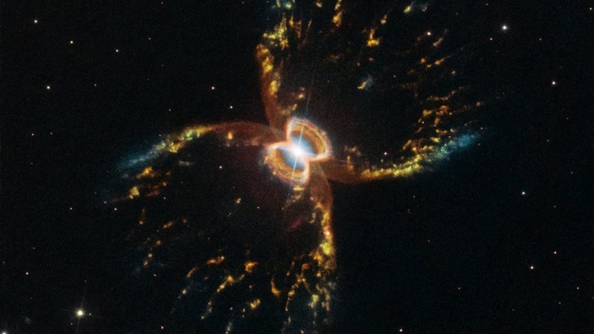 Hubble Uzay Teleskobu, 29. Yılının Şerefine Güney Yengeç Bulutsusu’nun Fotoğrafını Çekti