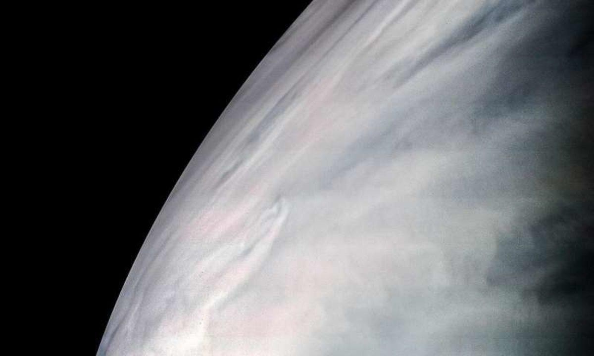 Uzay Aracı Juno, Jüpiter’in Kuru Olduğu Sanılan Atmosferinde Su Buldu