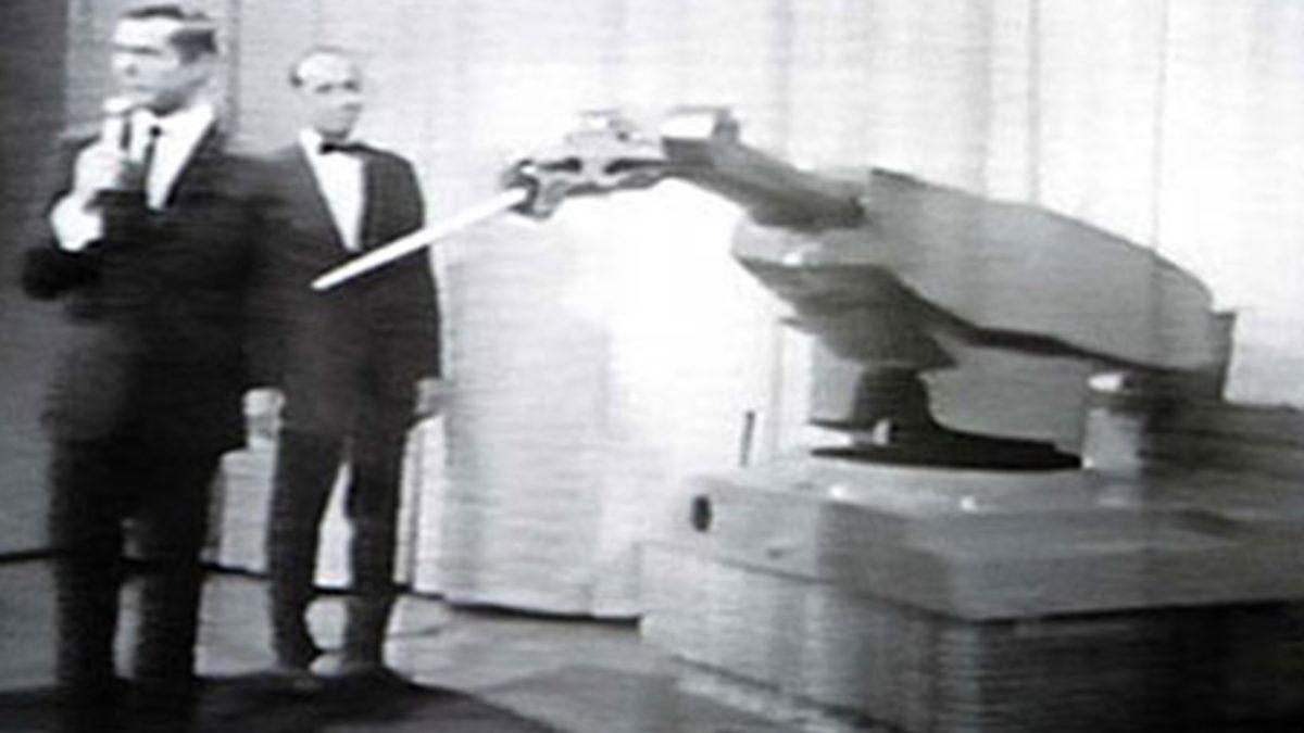 Tarihteki İlk Gerçek Robot Unimate’in Film Gibi Hikayesi