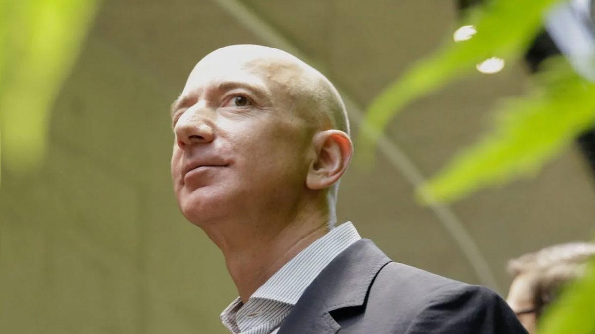 Dünyanın En Zengin İnsanı Jeff Bezos Hakkında 8 Karanlık Gerçek