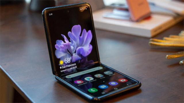 Samsung, Galaxy Z Flip’in Katlanabilir Cam Ekranını Diğer Üreticilere de Satacak