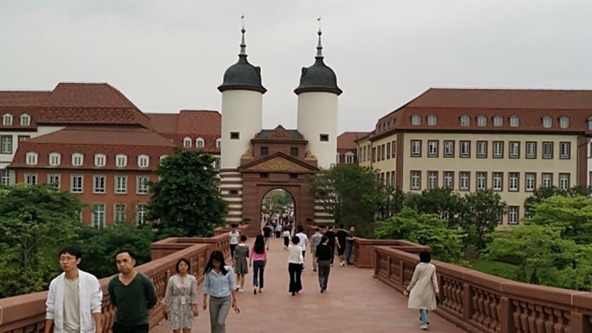 Huawei’nin Masallardan Çıkma Ana Yerleşkesi Böyle Görünüyor