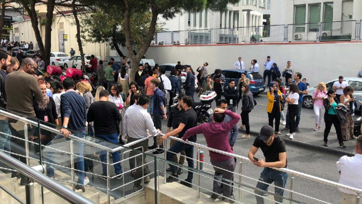 BTK, Deprem Sonrası Kesintiler Nedeniyle GSM Operatörlerine Ceza Yağdırdı