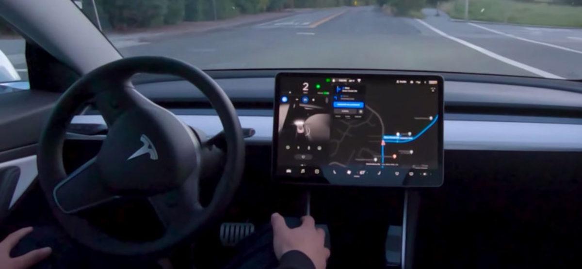 Tesla’dan Otopilot Grafikleriyle Yeni Otonom Araç Demosu (Video)
