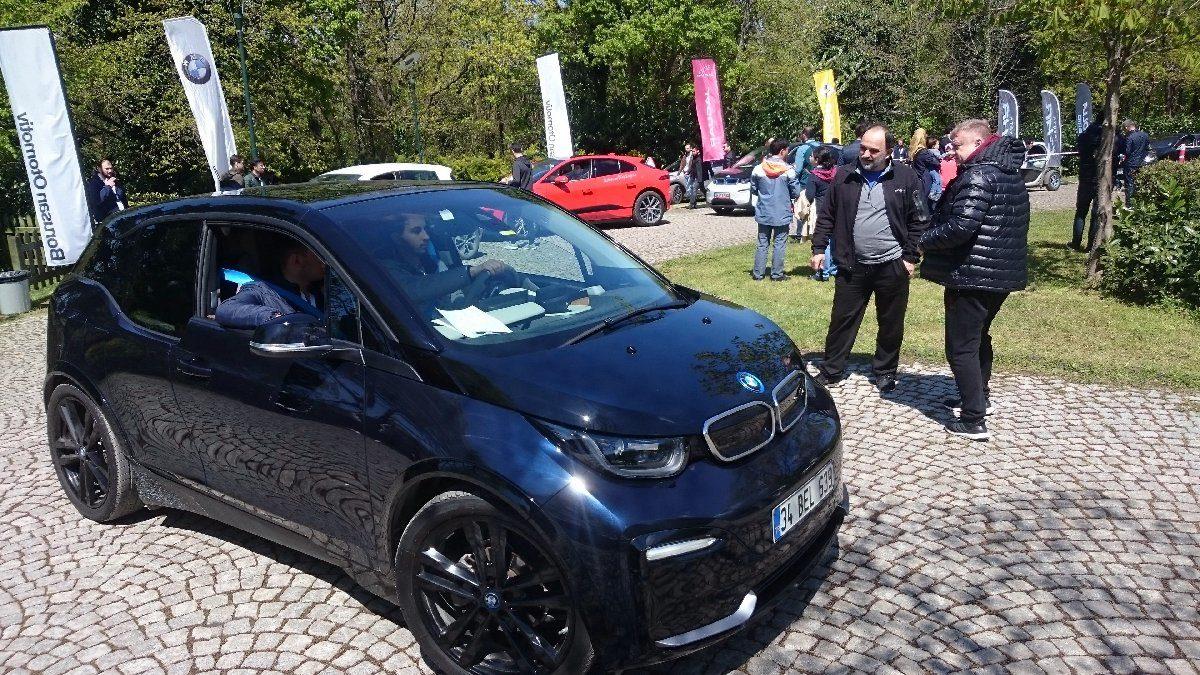 İstanbul’da Düzenlenen Elektrikli ve Hibrit Otomobiller Etkinliği, Büyük İlgi Gördü