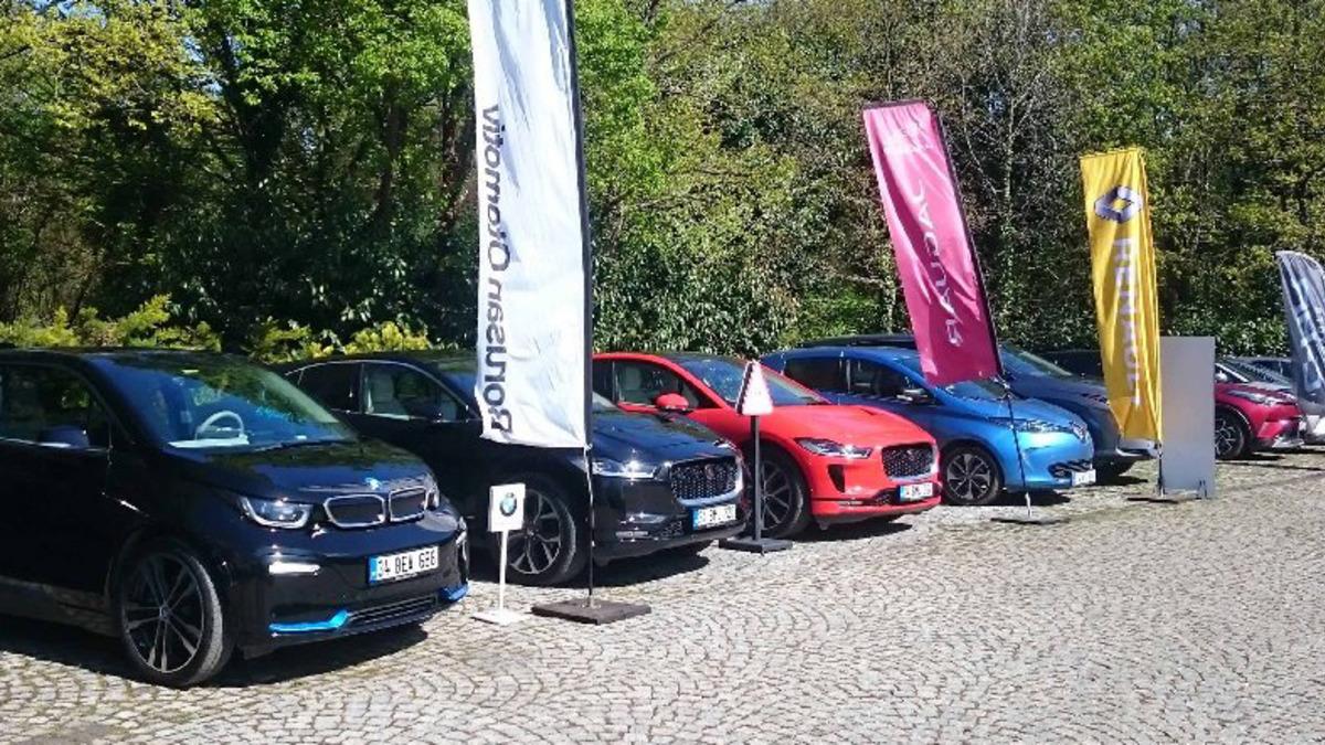 İstanbul’da Düzenlenen Elektrikli ve Hibrit Otomobiller Etkinliği, Büyük İlgi Gördü