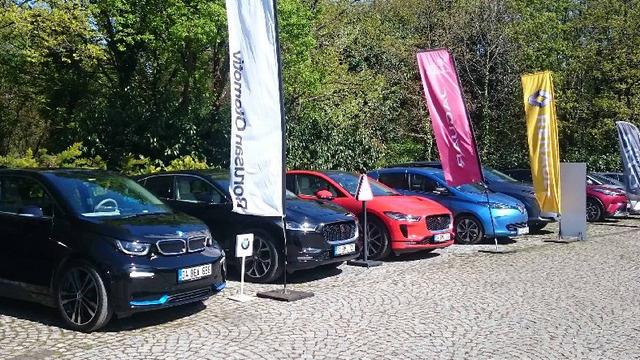İstanbul’da Düzenlenen Elektrikli ve Hibrit Otomobiller Etkinliği, Büyük İlgi Gördü