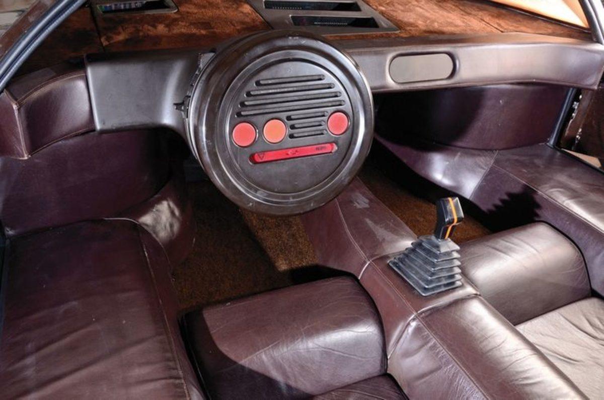 Spor Arabaları Bilim Kurgu Filminden Çıkmışa Döndüren 15 Direksiyon Tasarımı