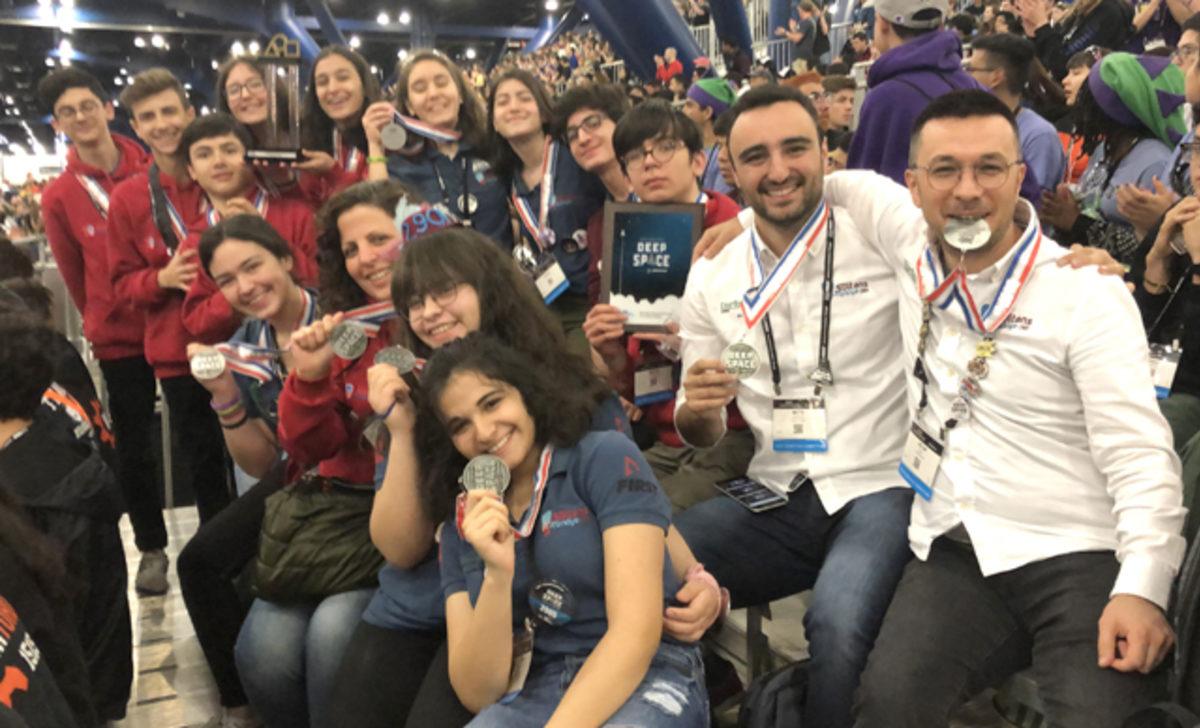 Darüşşafaka Robot Kulübü, Dünyanın En İyi Robot Kulüpleri Arasına Girmeyi Başardı