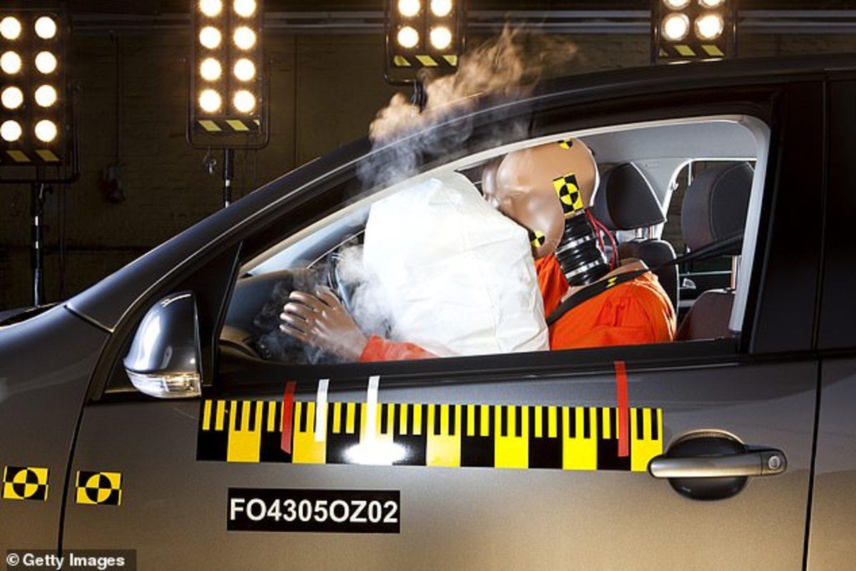 Araştırmalara Göre Arabanın Arka Koltuğundaki Yolcular, Öndekilere Göre Çok Daha Risk Altındalar