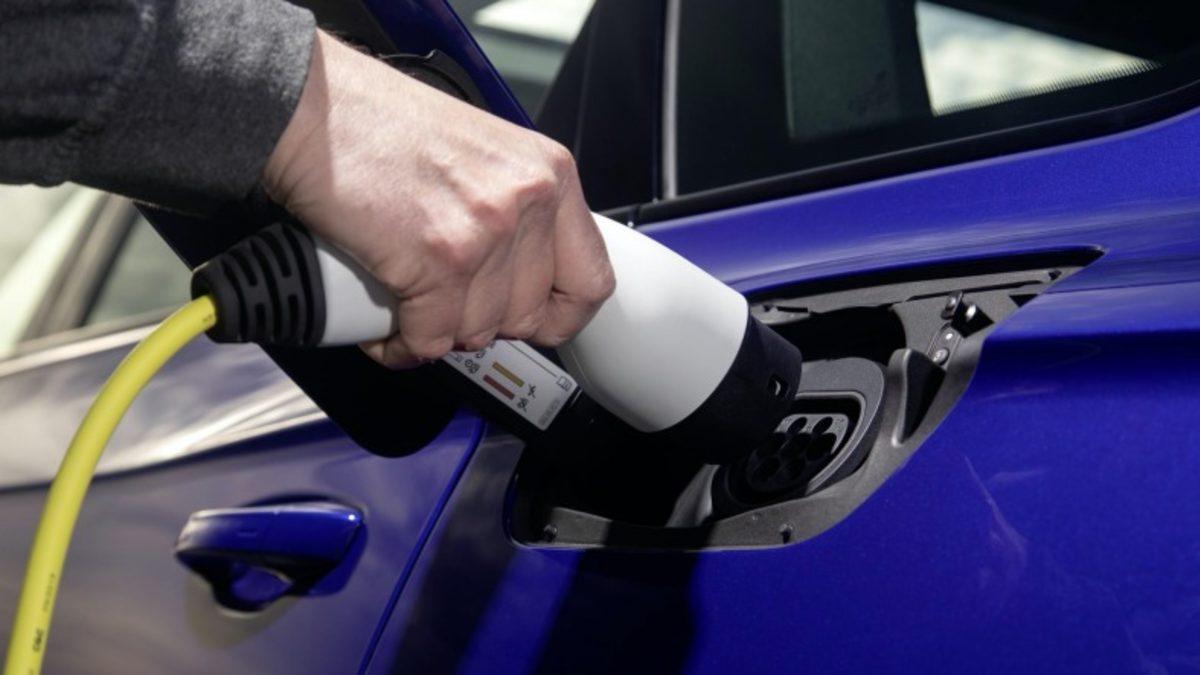 Volkswagen, Hibrit Motorlu İlk R Modeli 2021 Touareg R’ı Tanıttı