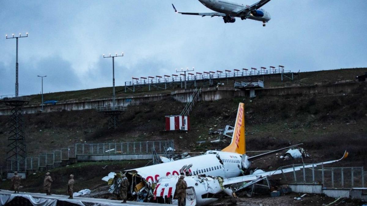 Sabiha Gökçen’deki Uçak Kazasından Sağ Kurtulan Bir Yolcuya Ölü Etiketi Takılmış
