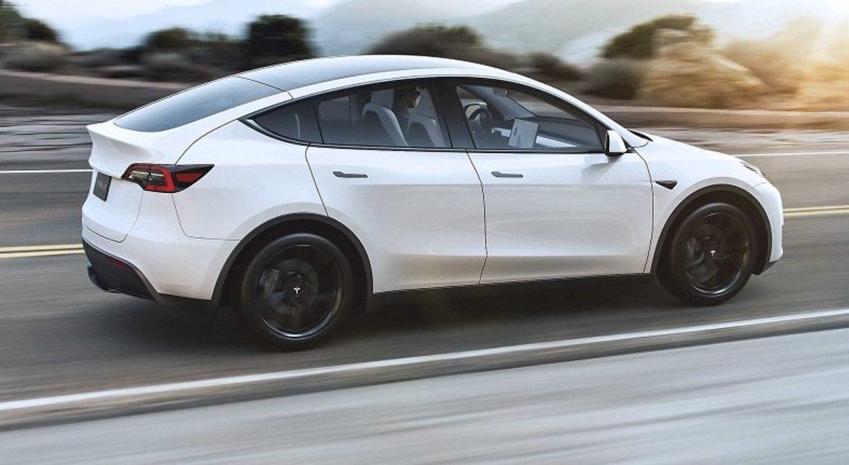Tesla, Geciken Model Y Teslimatları İçin E-Posta Göndermeye Başladı