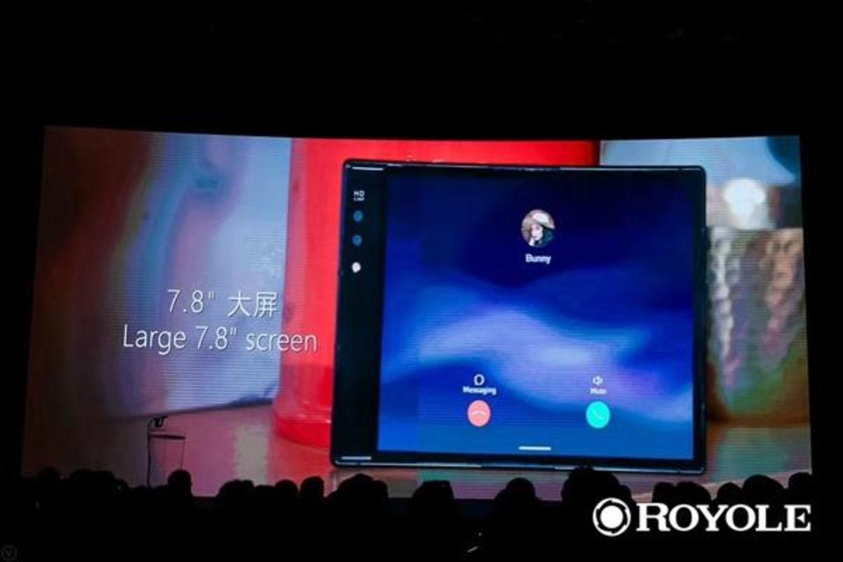 Dünyanın İlk Katlanabilir Akıllı Telefonu Royole Flexpai’ın Satışa Çıkmasıyla Tükenmesi Bir Oldu