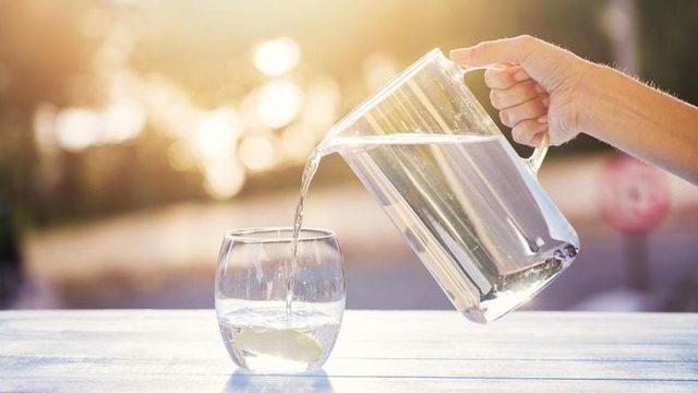 5 Tıp ve Spor Bilimi Uzmanı, Günde Ne Kadar Su İçmemiz Gerektiğini Açıkladı