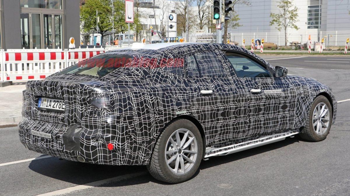 Elektrikli BMW i4’ün İç Mekanı İlk Kez Görüntülendi