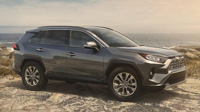 Toyota’nın Hibrit Araçları Camry Hybrid ve RAV4 Hybrid Türkiye’de Satışa Sunuldu