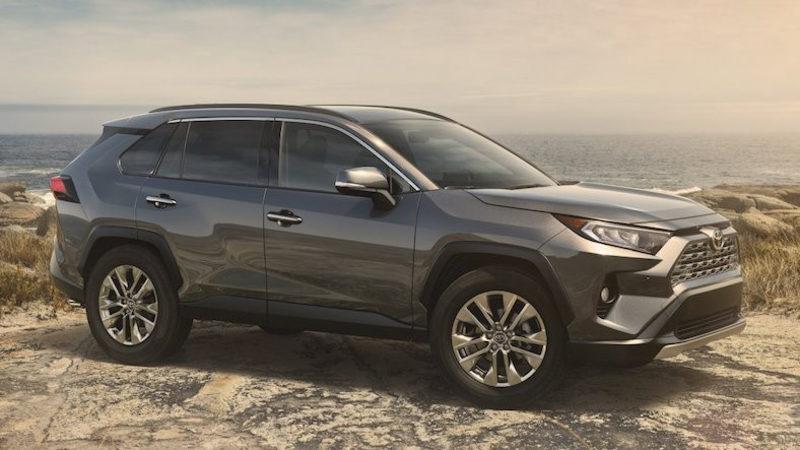 Toyota’nın Hibrit Araçları Camry Hybrid ve RAV4 Hybrid Türkiye’de Satışa Sunuldu