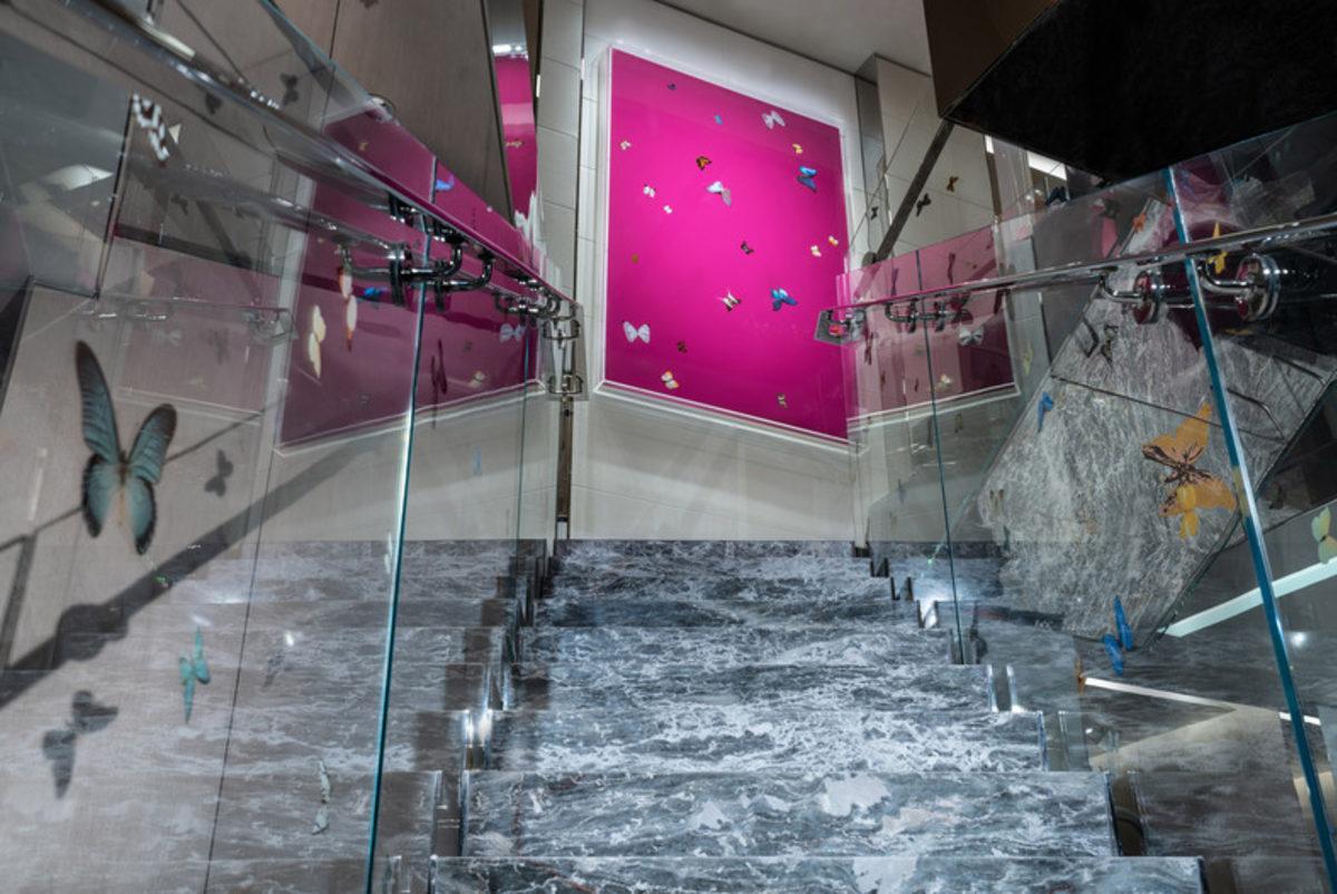 Dünyanın En Pahalı Otel Odasının Tıbbi Atıklardan Yapılmış Barı