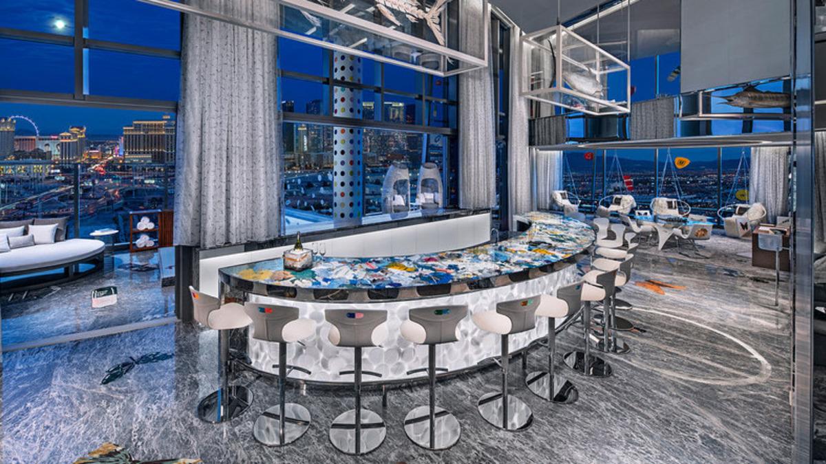 Dünyanın En Pahalı Otel Odasının Tıbbi Atıklardan Yapılmış Barı