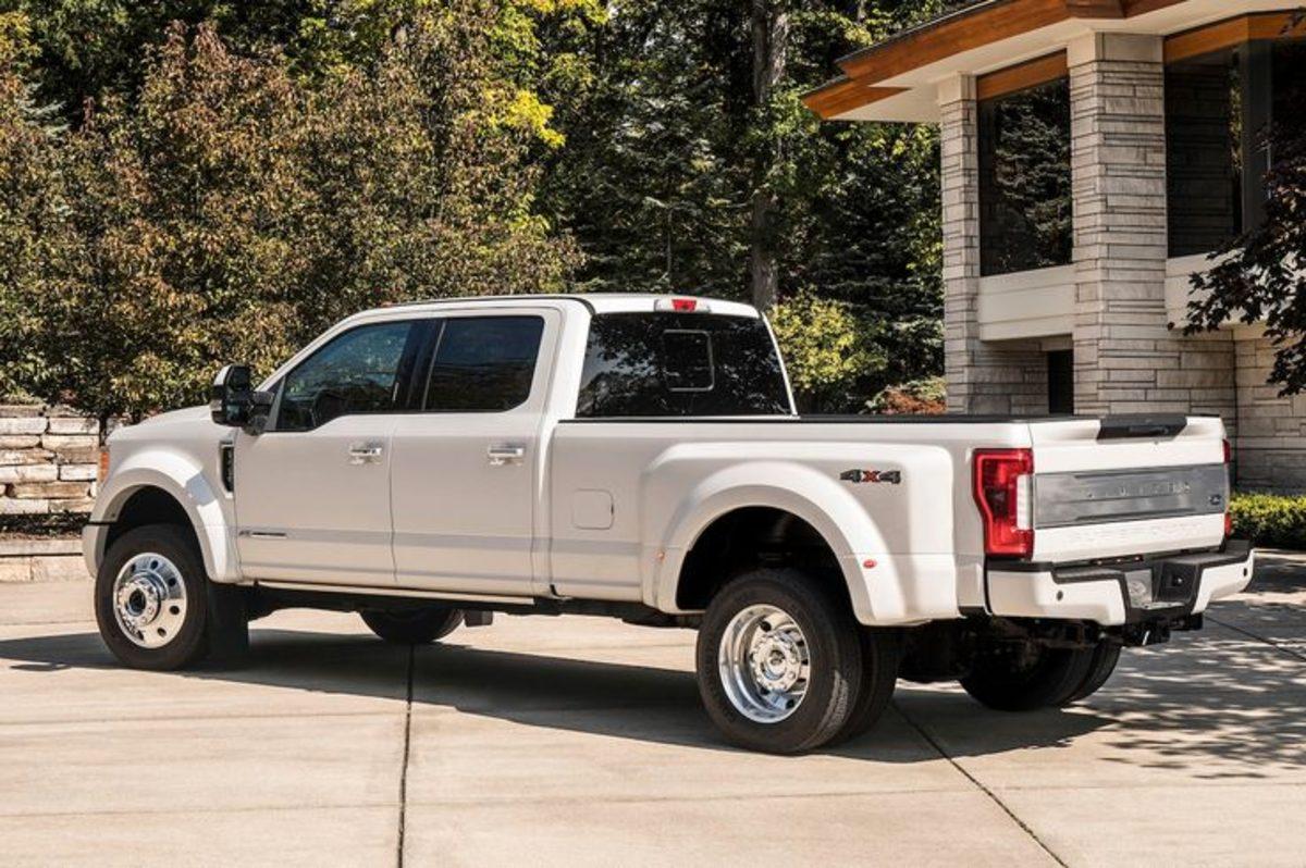 Çektikleri Yük Miktarlarıyla Vinçlere Meydan Okuyan 20 Güçlü Pick-Up