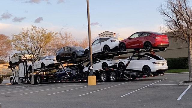 Tesla, İlk Model Y’leri Fabrikadan Çıkarmaya Başladı