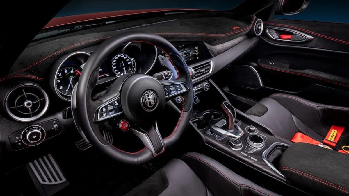 Alfa Romeo, Giulia Modelinin Performans Versiyonları Olan GTA ve GTAm’i Duyurdu