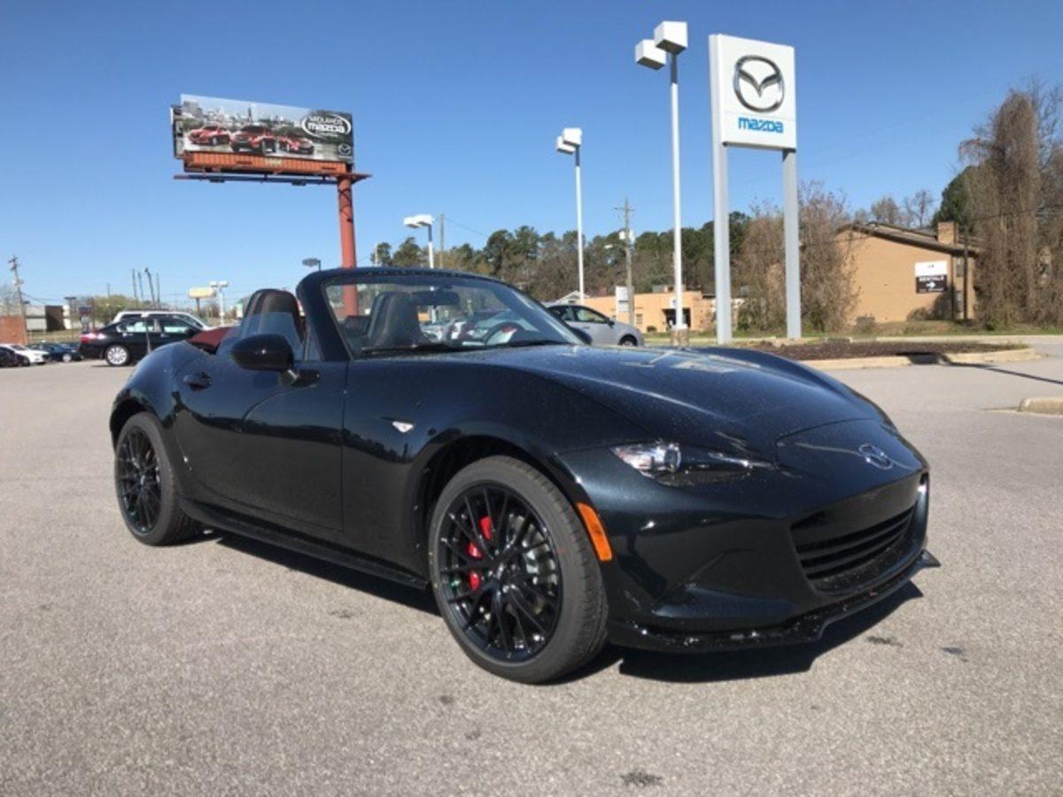 Üstü Açık Otomobillerde Yağmurdan Korunmanın Bir Yolu Olduğunu Biliyor muydunuz?