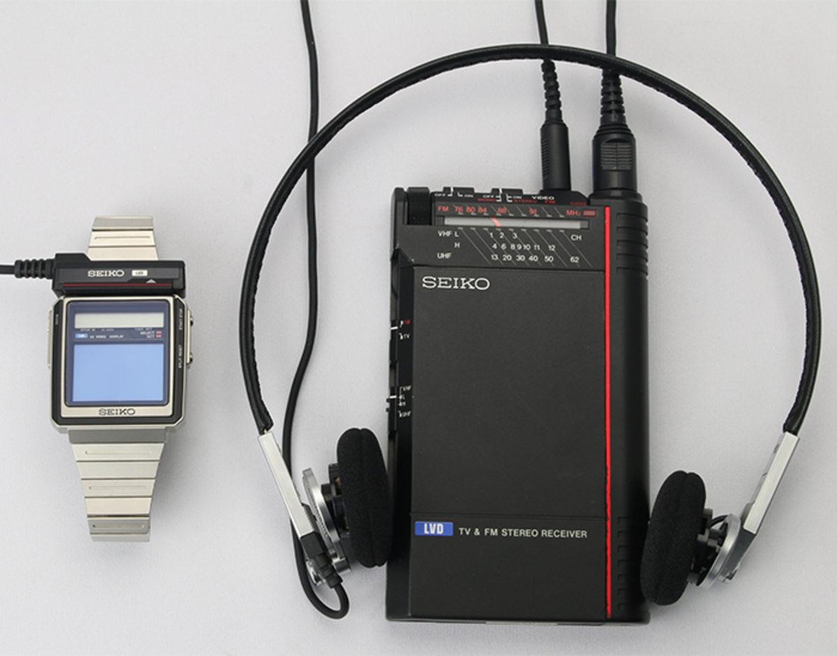 Dev Şirketlerin Gelişmiş Teknolojileri Yavaş Yavaş Sunduklarını Kanıtlayan 37 Yıllık TV’li Kol Saati