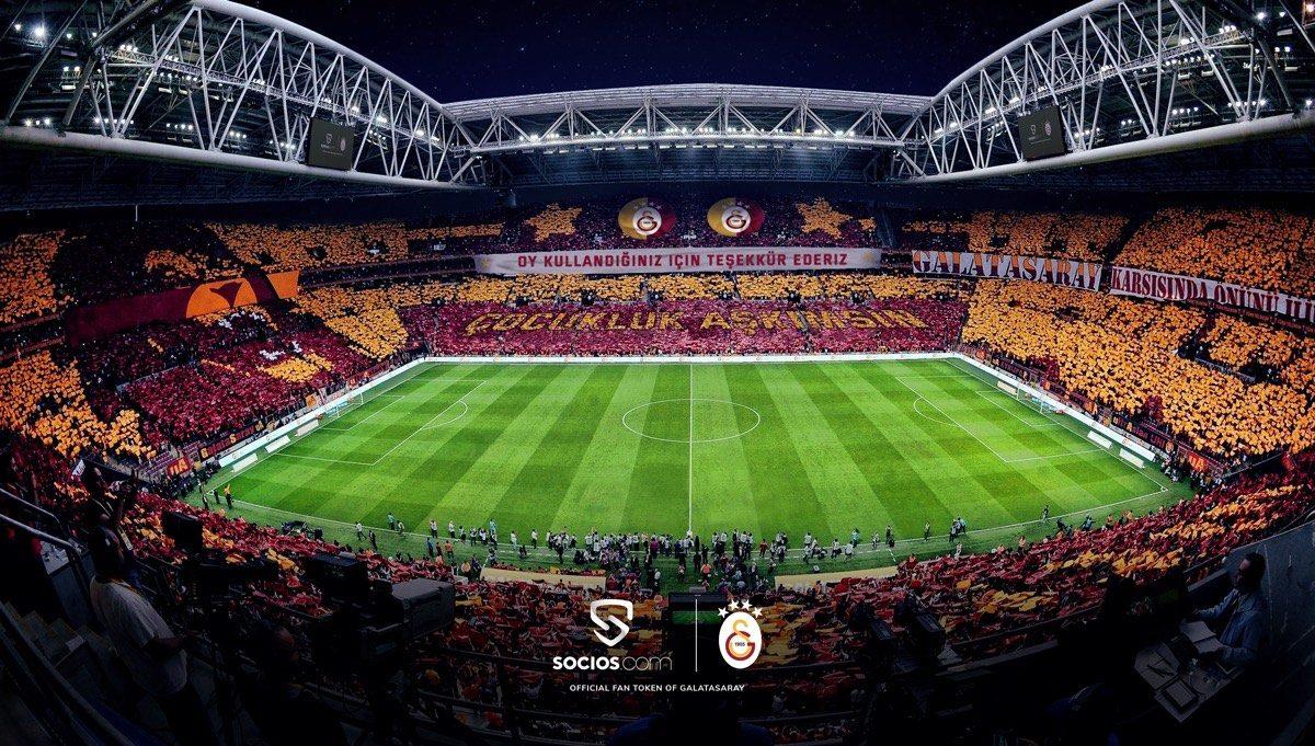 Socios, Galatasaray Futbol Takımının Sahaya Çıkış Marşını Taraftara Seçtirdi