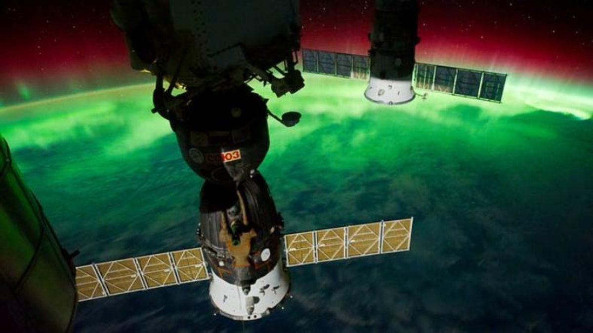 SpaceX’in Binlerce Uydu ile Yüksek Hızlı Ucuz İnternet Projesi ’Starlink’ Nasıl Çalışacak?