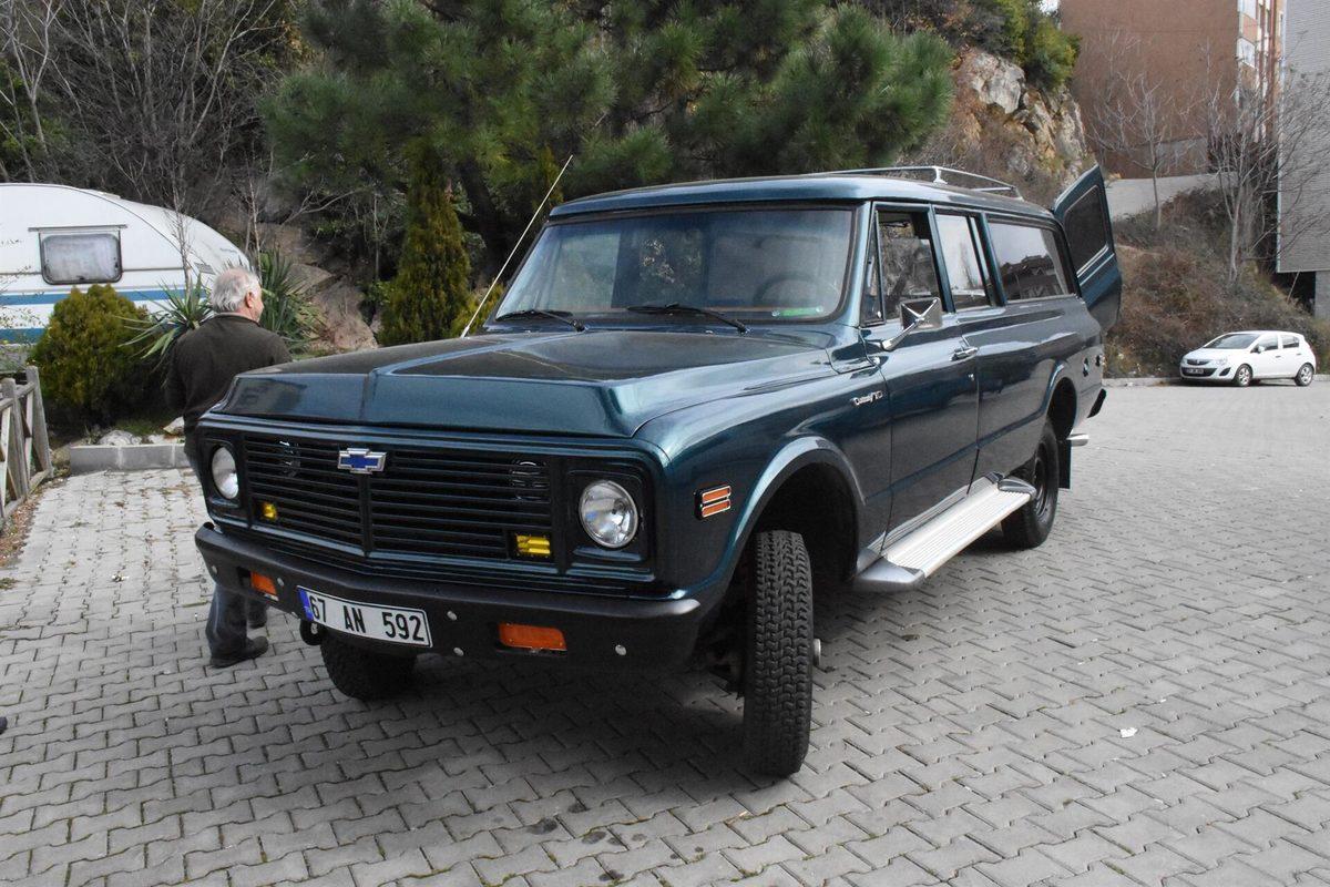 39 Yıllık Chevrolet Suburban, Zonguldak’ta 2020 Model Bir SUV’a Dönüştürüldü