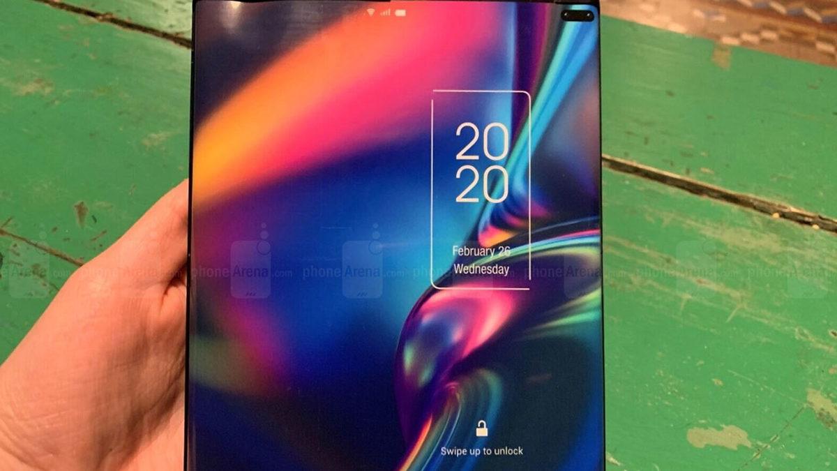 TCL, Katlanabilir Telefonlarda Çığır Açacak İki Yeni Akıllı Telefon Tanıttı