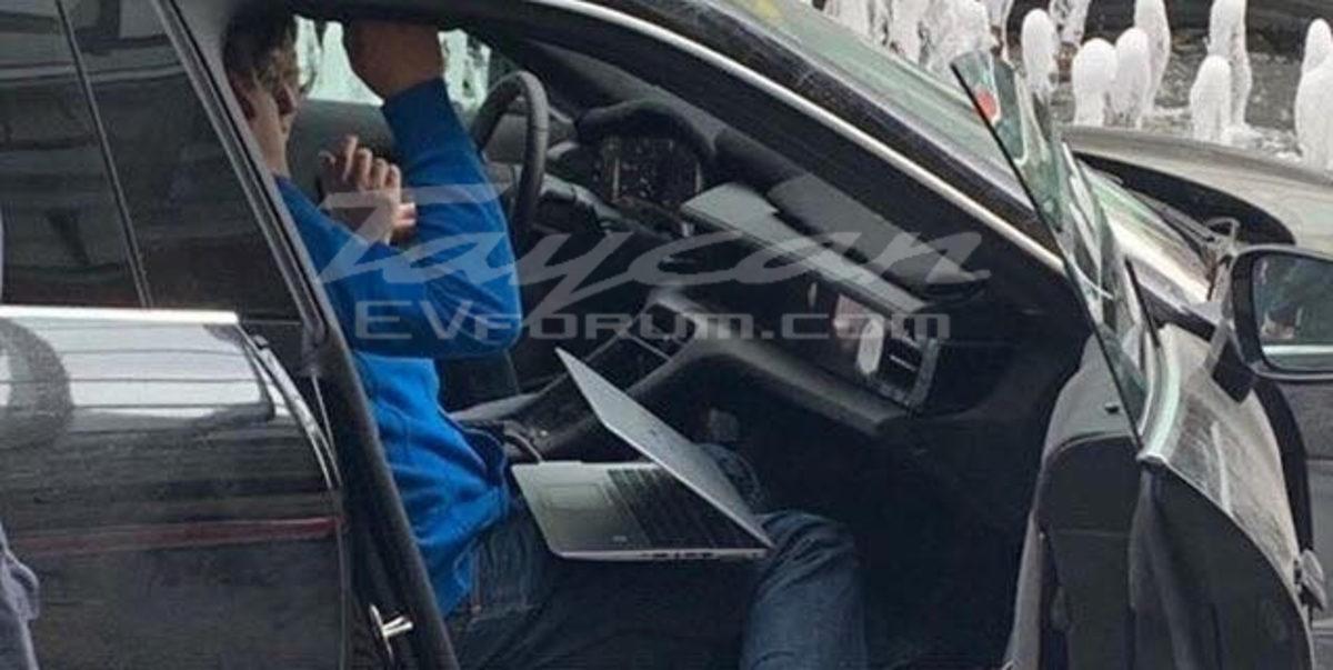 Porsche Taycan’ın İç Tasarım Fotoğrafları Sızdırıldı