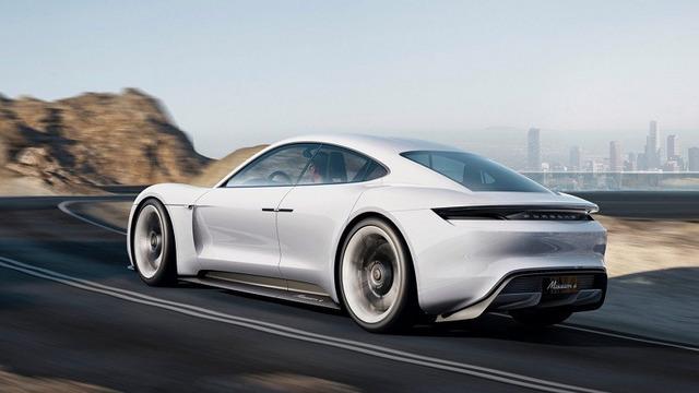 Porsche Taycan’ın İç Tasarım Fotoğrafları Sızdırıldı