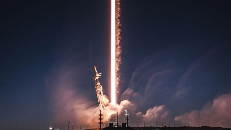 Elon Musk, İnterneti 40 Kat Hızlandıracak Uydularının Fotoğrafını İlk Kez Paylaştı