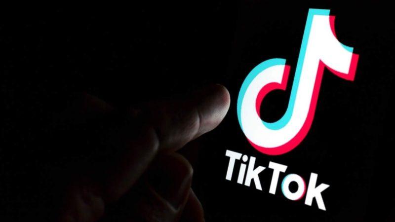 TikTok, Giderek Tehlikeli Bir Hal Alan ’Kafatası Kırıcı Challenge’ı Yasakladı