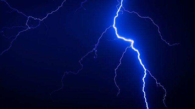 Thor’u Kim Kızdırdı? Aynı Yere 8 Saniyede 11 Defa Yıldırım Düştü (Video)