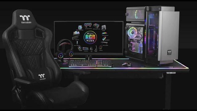 Thermaltake, Devasa Bir Mousepad Diyebileceğimiz Oyuncu Masasını Tanıttı