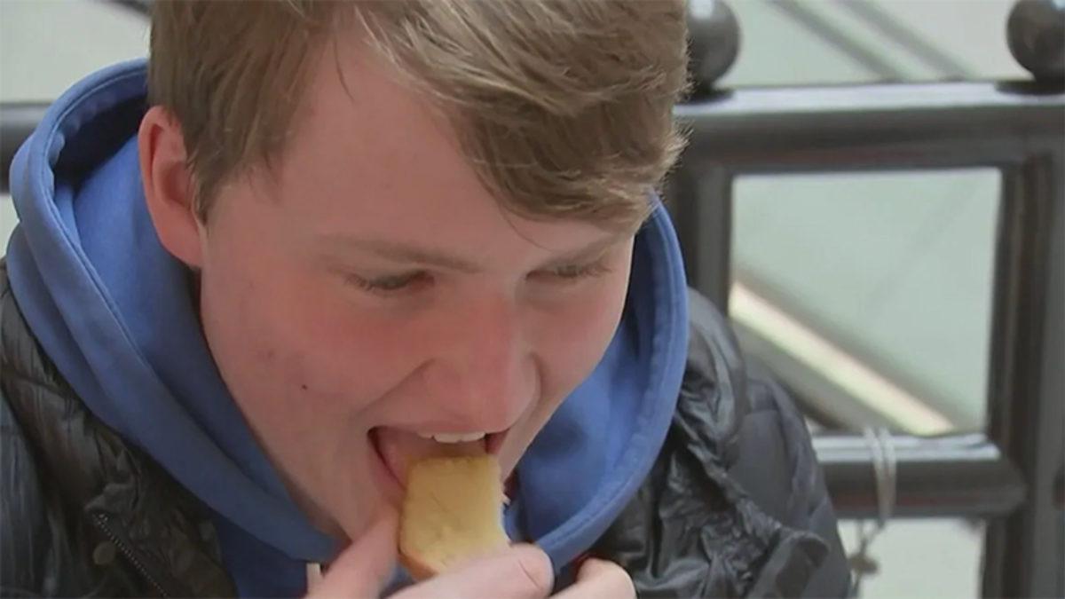 Bilim İnsanları Böceklerden Elde Ettikleri Yağ İle Yemek Yaptılar