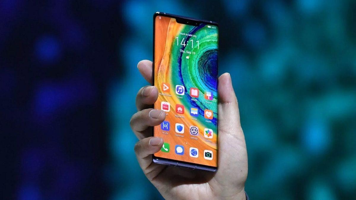 Huawei’nin Akıllı Telefon Satışlarının Rekor Seviyede Düşeceği Söyleniyor