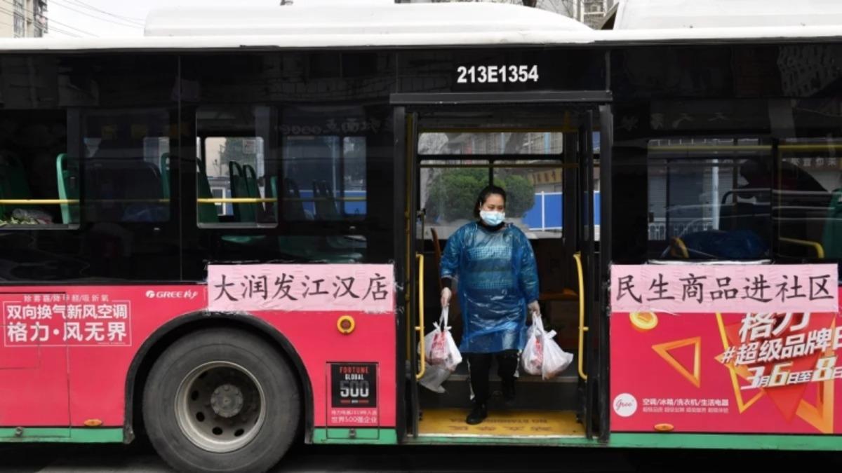 Corona Virüsü, 30 Dakika Havada Kalıp 4,5 Metre Uzaklıktaki İnsana Bulaşabiliyor